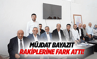 Müjdat Bayazıt rakiplerine fark attı!